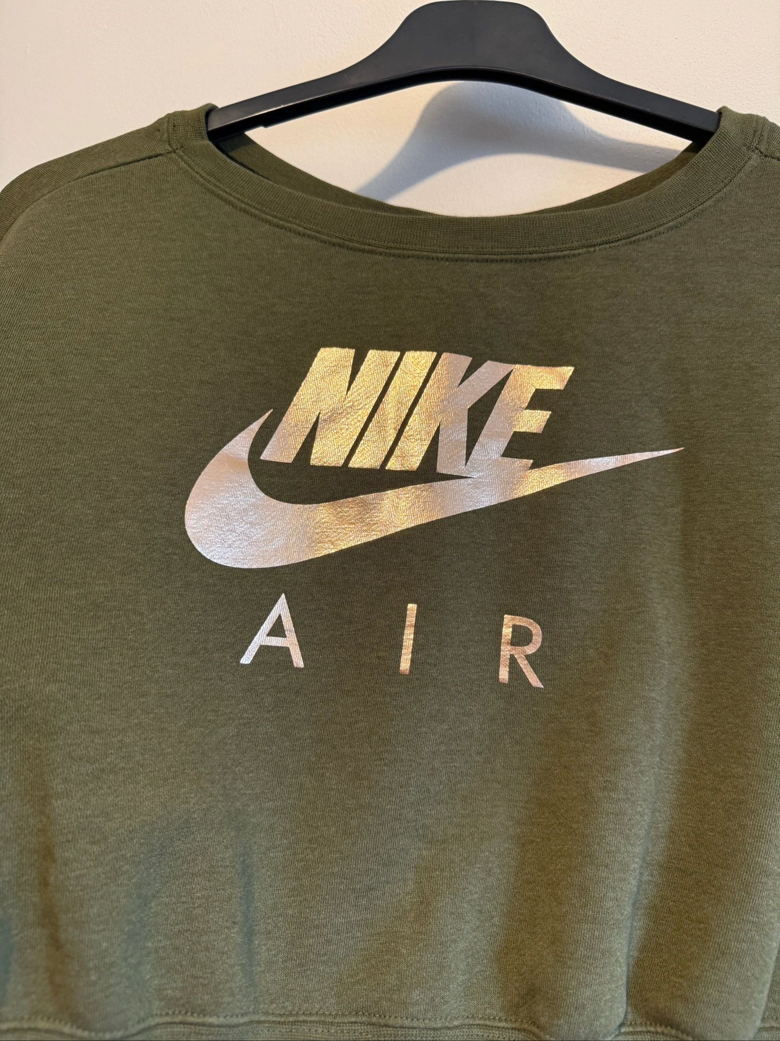 Moletom Nike Air feminino S - Chique Casual - Moletom Cropped Cáqui - Streetwear Chique - Estado Perfeito – photo 4